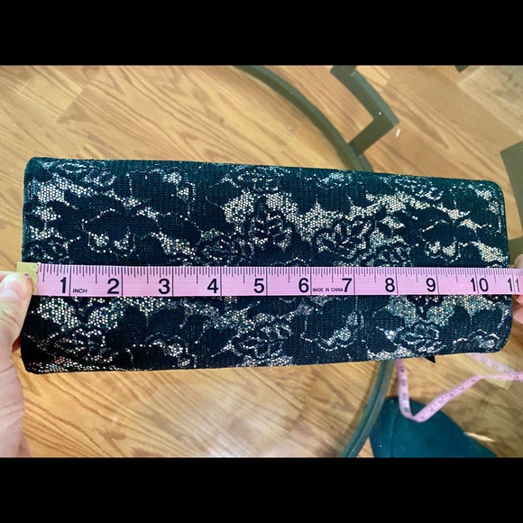 Black and silver lace clutch with Bow detail - Picture 3 of 3